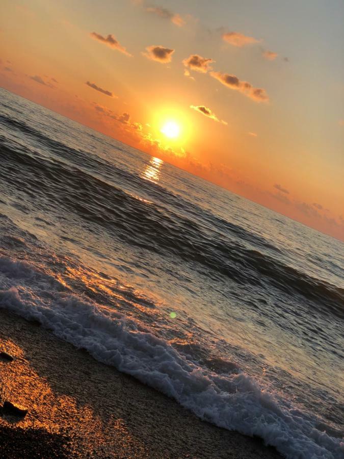 Batumius Apartments Luaran gambar